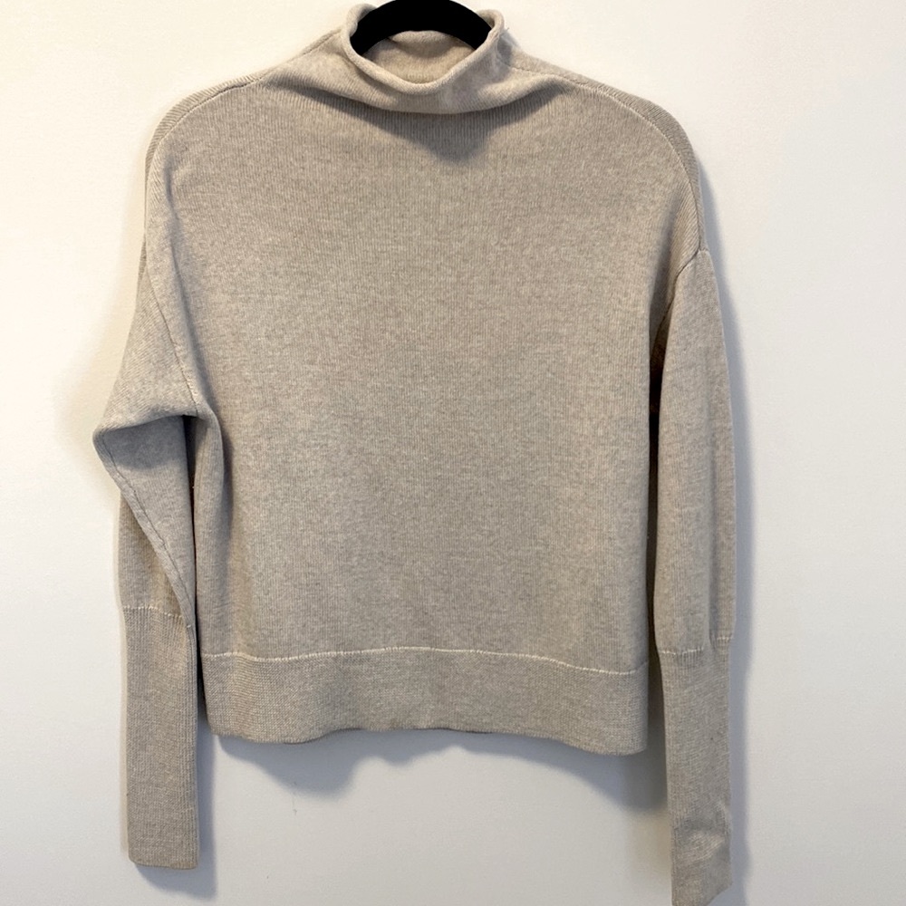 Aritzia Wilfred Cyprie Sweater 100% wool Size Small